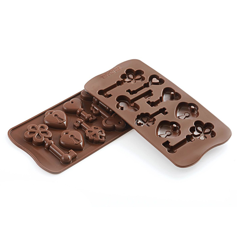 Casolaro Hotellerie Spa Choco Keys mold 8 chocolates Silikomart