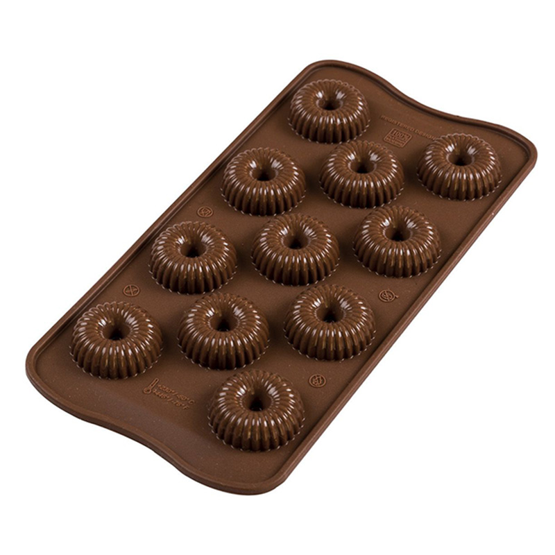 Casolaro Hotellerie Spa Choco Crown mold 11 chocolates Silikomart
