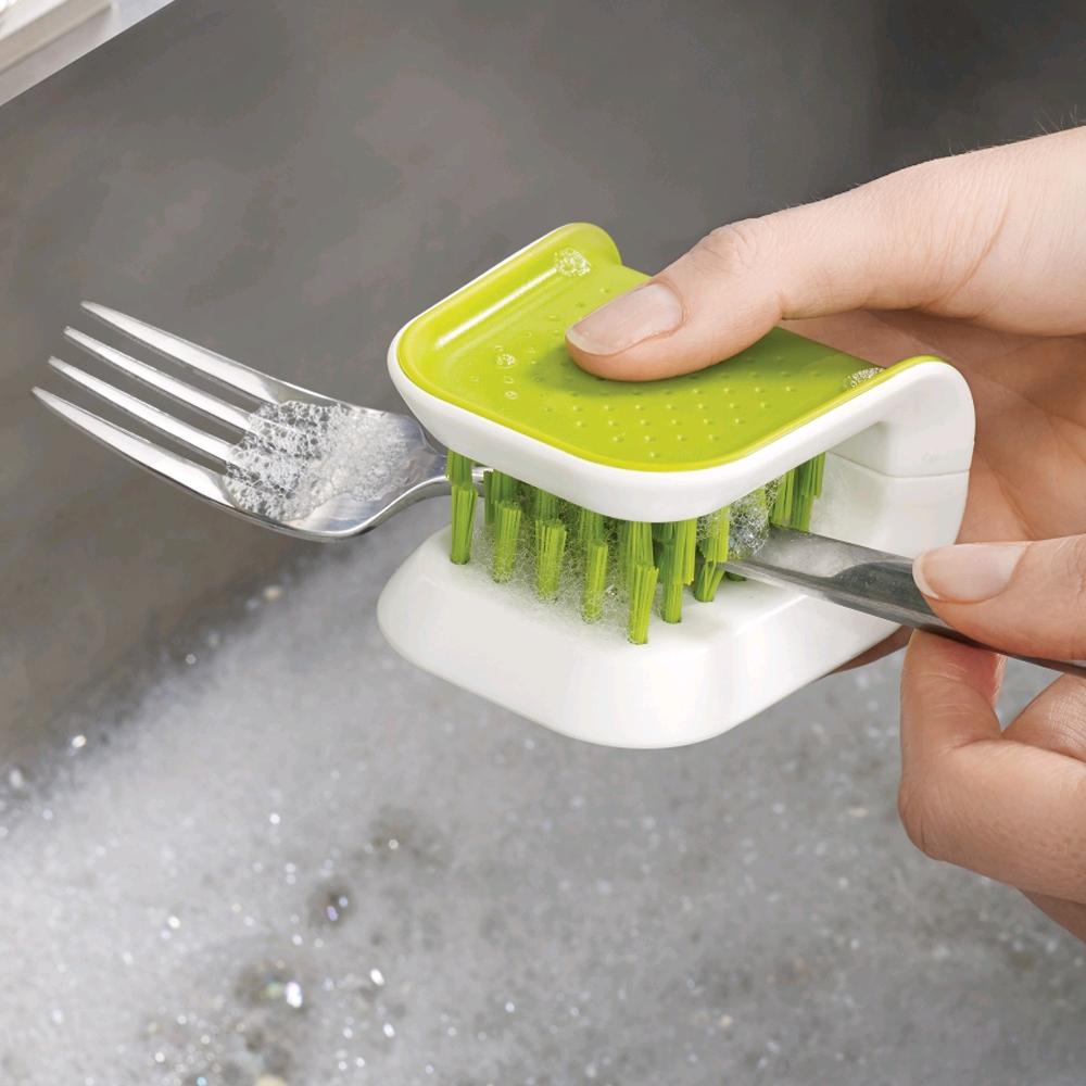 JOSEPH JOSEPH							 							SPAZZOLA PULISCI LAME