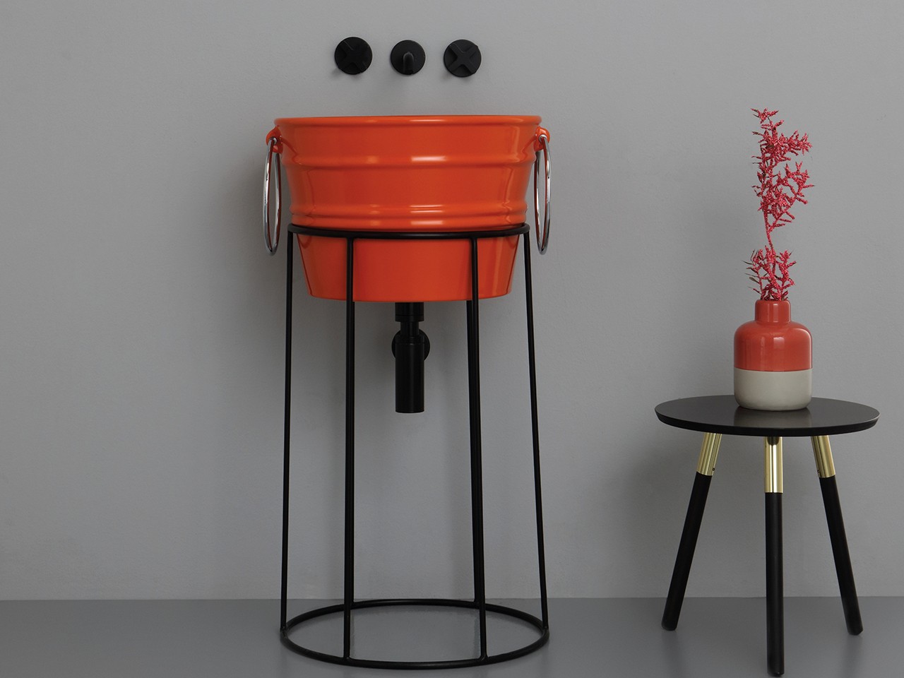 Mobile Bagno Bacile Lavabo Arancio Lucido con Anelli e Supporto Metallo Nero Opaco-76909