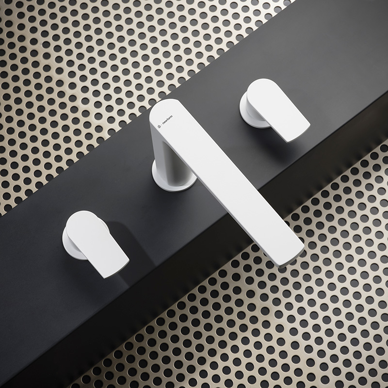 Miscelatore per lavabo a tre fori Haka Newform