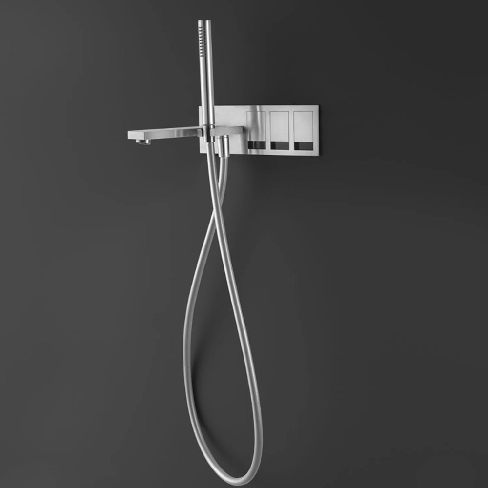 Gruppo vasca-doccia a parete e doccino lungo Tek by Linki