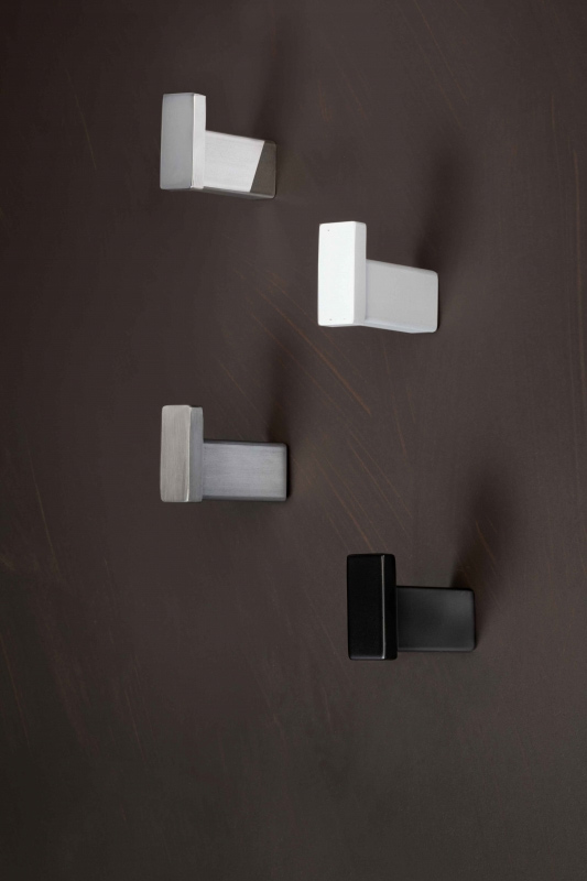 Appendiabiti in acciaio Eagle Oml