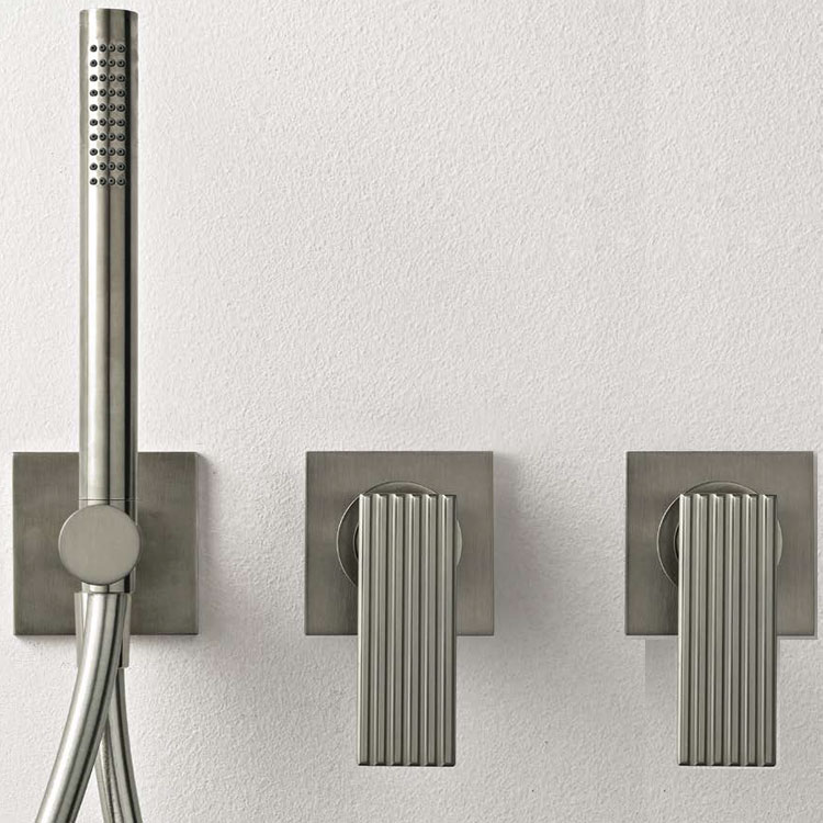 Gruppo doccia con due miscelatori e doccetta Ios Treemme