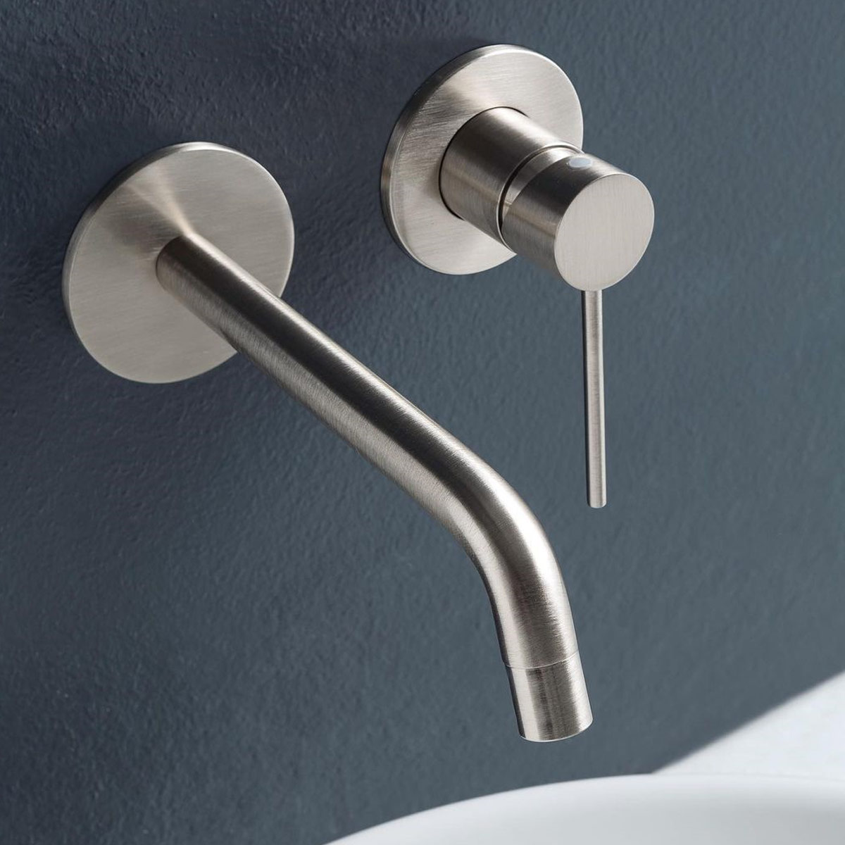 Miscelatore per lavabo a 2 fori a muro Up+ Treemme