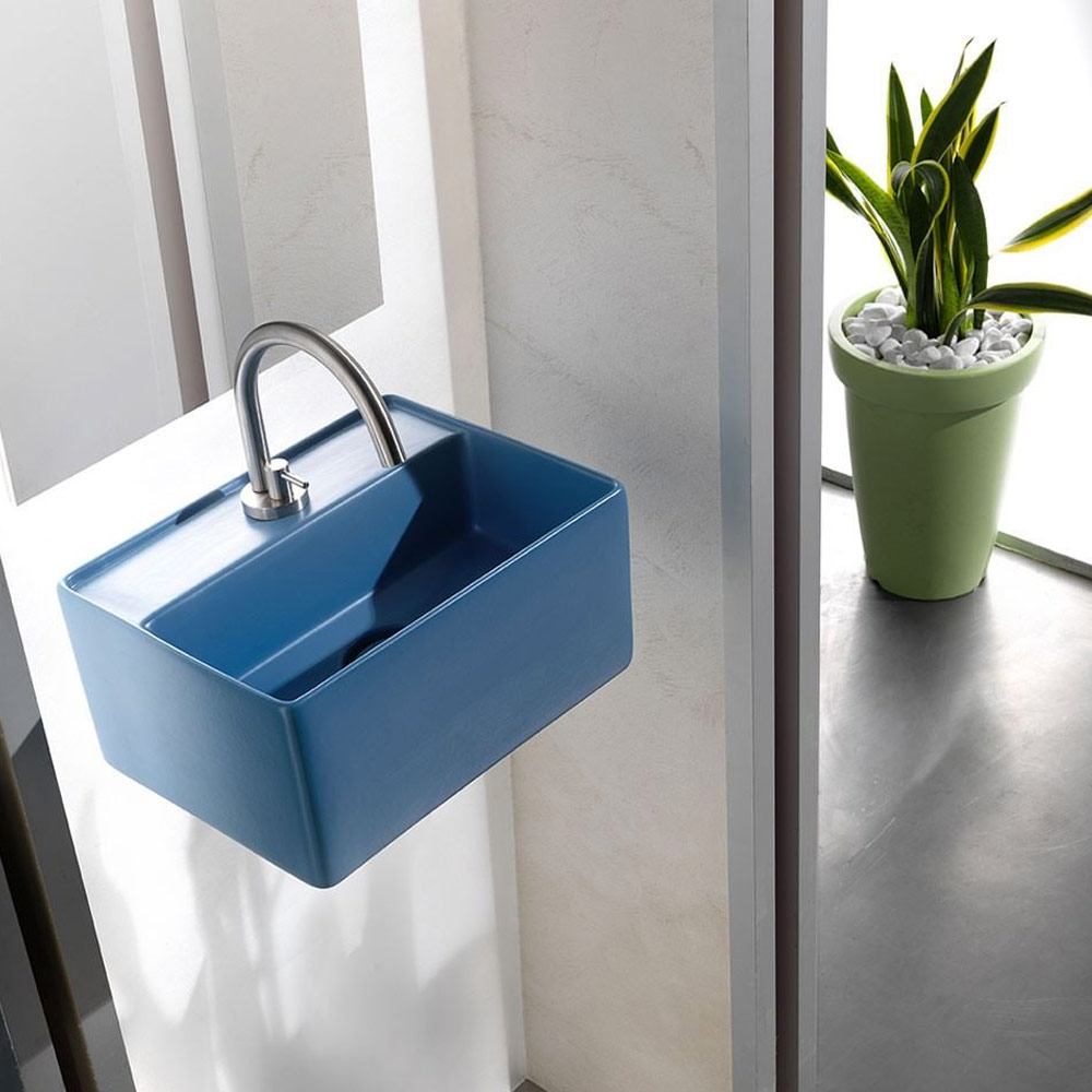 Lavabo piccolo sospeso in ceramica Mini Fly AeT Italia