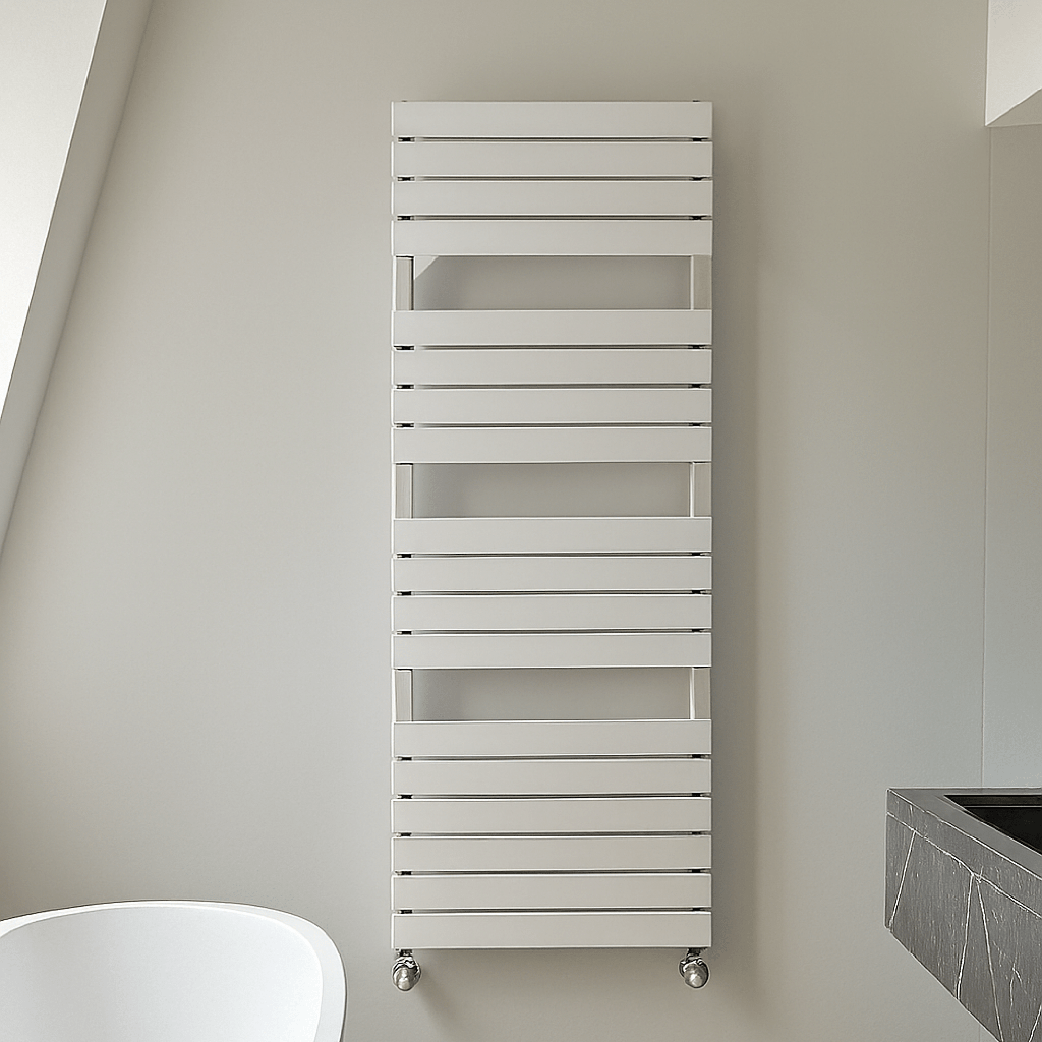 Termoarredo Bagno Dritto 136x55 Interasse 49,5 Cm Lazzarini "Torino" Quarzo